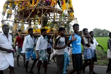 இறந்தவர் வீட்டிற்கு சாப்பாடு கொடுக்கும் மரபில் மாற்றம் தேவை!