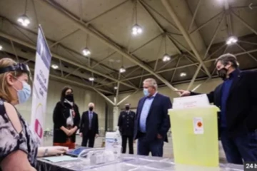 ரொறொன்ரோவின் முதல் பெரிய தடுப்பூசி மருந்தகம்!