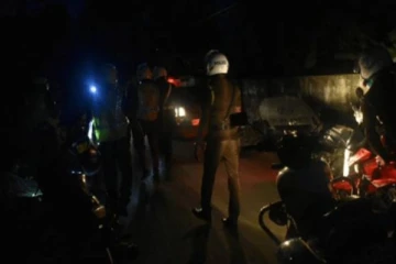 இரவு வீடொன்றை சோதனையிட்ட பொலிஸ் விசேட அதிரடிப்படையினருக்கு காத்திருந்த அதிர்ச்சி!