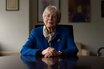 கடன் சுமையிலிருந்து மாணவர்களைக் காப்பாற்ற அட்சய பாத்திரமாக அள்ளி வழங்கிய பெண்மணி: யார் அவர்?