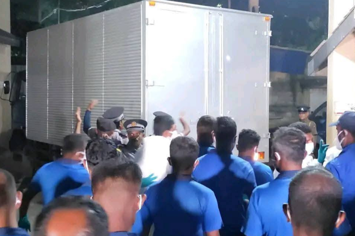 அடுத்தடுத்து சடலங்களாக மீட்கப்படும் ஈரான் கடற்படை வீரர்கள் ; 02ம் உலகப்போரின் பின் முதல் முறை, அமெரிக்காவின் தகவல் | More Bodies Recovered From Iran Ship