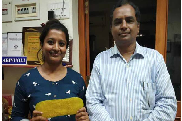 மஞ்சள், வேம்பில் சானிட்டரி நாப்கின்: பெண்களுக்கு ஓர் இனிப்பான தகவல் | Student Create A Turmeric Neem Sanitary Pads