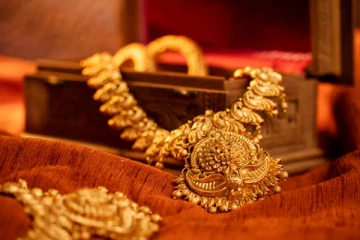 பல மாதங்களுக்கு பின் கொழும்பில் இன்று பாரிய வீழ்ச்சியுடன் பதிவான ஆபரண தங்கத்தின் விலை