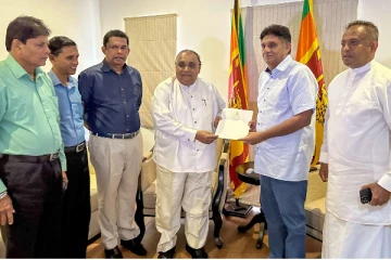 கட்சி தாவல்கள் ஆரம்பம் : மைத்திரியின் சகா சஜித்துடன் சங்கமம்