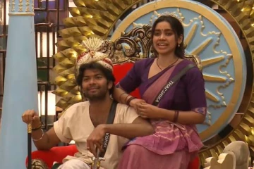 நான் வெளியேறியதற்கு விஷால் காரணமா?.. மௌனம் கலைத்த தர்ஷிகா, உண்மை இதுதான்