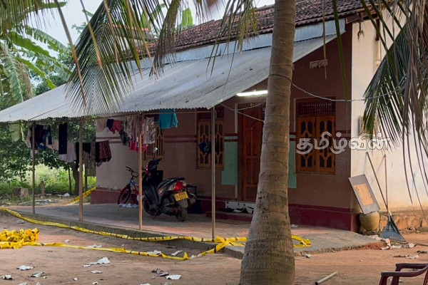 தமிழர் பகுதியில் வீட்டுக்குள் புகுந்து பெண்ணை தாக்கிய மர்ம நபர்.. தீவிர விசாரணையில் பொலிஸார் | Lady Is Attacked In Mullaitivu Pudhukkudiyiruppu