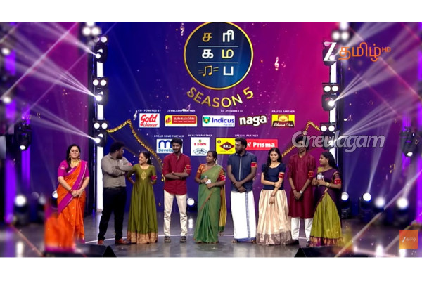 இறுதிப்போட்டிக்குள் நுழையப்போகும் கடைசி போட்டியாளர் யார்?... பரபரப்பான சரிகமப சீசன் 5 மேடை | Saregamapa Seniors Season 5 Ticket To Finale