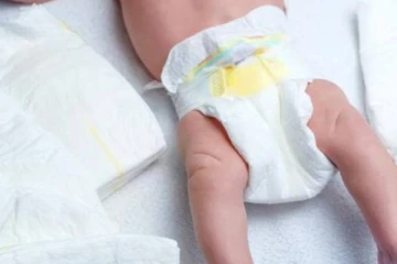 3 அந்தரங்க உறுப்புகளுடன் பிறந்த அதிசய குழந்தை