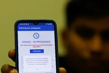 முதல்முறையாக மொபைல் செயலியால் அமெரிக்காவிற்குள் நுழைந்த புலம்பெயர்ந்தவர்கள்