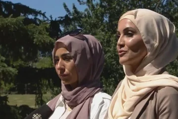 கனடாவில் நடந்து சென்றுகொண்டிருந்த ஹிஜாப் அணிந்த சகோதரிகள் சந்தித்த பயங்கர சம்பவம்: பயத்தில் தோழிகள்