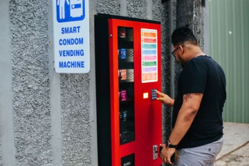 பொது இடங்களில் ஆணுறை விற்பனை இயந்திரங்கள் - அரசு அதிரடி நடவடிக்கை!