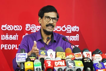 தேர்தலை ஒத்திவைத்தால் ரணிலுக்கு மறக்க முடியாத பாடத்தை கற்பிப்போம்-ஜே.வி.பி