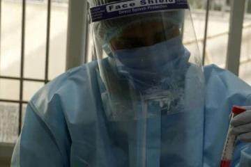 இலங்கையில் கொரோனா தடுப்பூசியால் பாதிக்கப்படும் இளைஞர்கள்