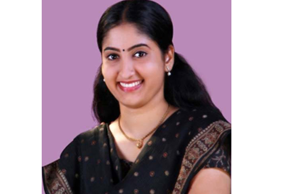 பிரபல சீரியல் நடிகை வீட்டில் கொள்ளை - சிசிடிவி காட்சியில் சிக்கிய திருடர்கள்! | Malayalam Seriel Actree Sreekala Robbery