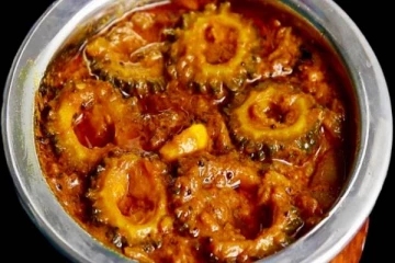 பாவக்காய் பிடிக்காதவரும் விரும்பி சாப்பிடும் குழம்பு ரெசிபி- செய்து பாருங்க