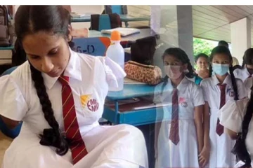 දෑත් හා එක් පාදයක් අහිමිව උසස් පෙළ ඉහලින්ම සමත් වූ දිරිය දියණිය (PHOTOS)