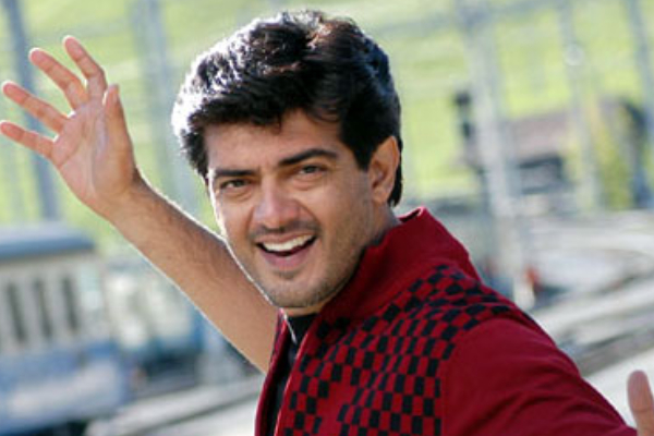 பிரபல நடிகையுடன் விளம்பரத்தில் நடித்துள்ள நடிகர் அஜித்.. எந்த நடிகை என்று வீடியோவை பாருங்க