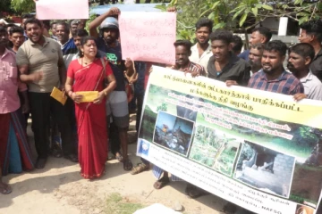 ஆலையடிவேம்பு பகுதியில் யானை அச்சுறுத்தல்: ஆயிரக்கணக்கான மக்கள் போராட்டம்! (Photos)