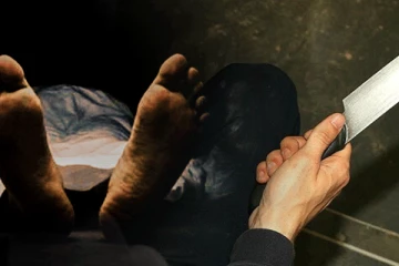 බෑනාගෙ පිහි පහරින් පියා මියයයි.. බිහිසුණු සිදුවීමේ සියලු විස්තරය..