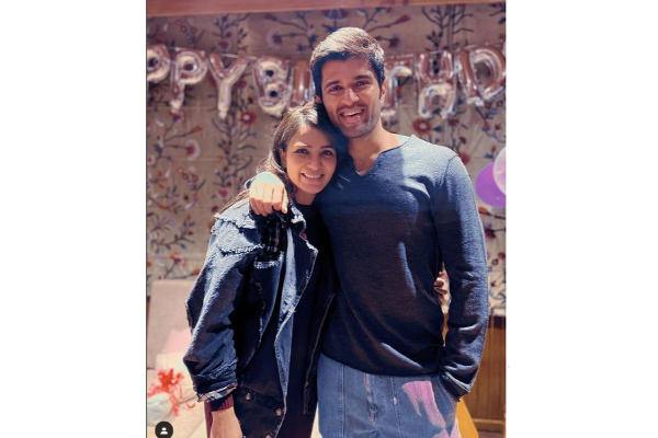 படப்பிடிப்பில் திடீரென நீரில் மூழ்கிய நடிகை சமந்தா, பதறிப்போன படக்குழு- நடிகையின் தற்போதைய நிலை | Samantha Car Accident In Kushi Shooting Spot