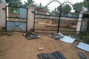 கிளிநொச்சியில் வீட்டு உரிமையாளரை தாக்கிய மர்மநபர்கள்