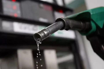 இன்று முதல் எரிபொருள் விலை குறைப்பு