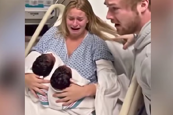 தாஜ்மகாலுக்கு சுற்றுலா வந்த அமெரிக்க பெண்ணுக்கு பிறந்த கருப்பு நிற குழந்தைகள்! உண்மை என்ன? | American Wife Give Birth To 2 Black Child Video தாஜ்மகாலுக்கு சுற்றுலா வந்த அமெரிக்க பெண்ணுக்கு பிறந்த கருப்பு நிற குழந்தைகள்! உண்மை என்ன? | American Wife Give Birth To 2 Black Child Video