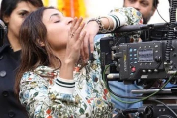 பிடிவாதம் பிடிக்கும் தனுஷ்! கண்டுகொள்ளாமல் டீம் நபர்களுடன் ஐஸ்வர்யா செய்த செயல்..