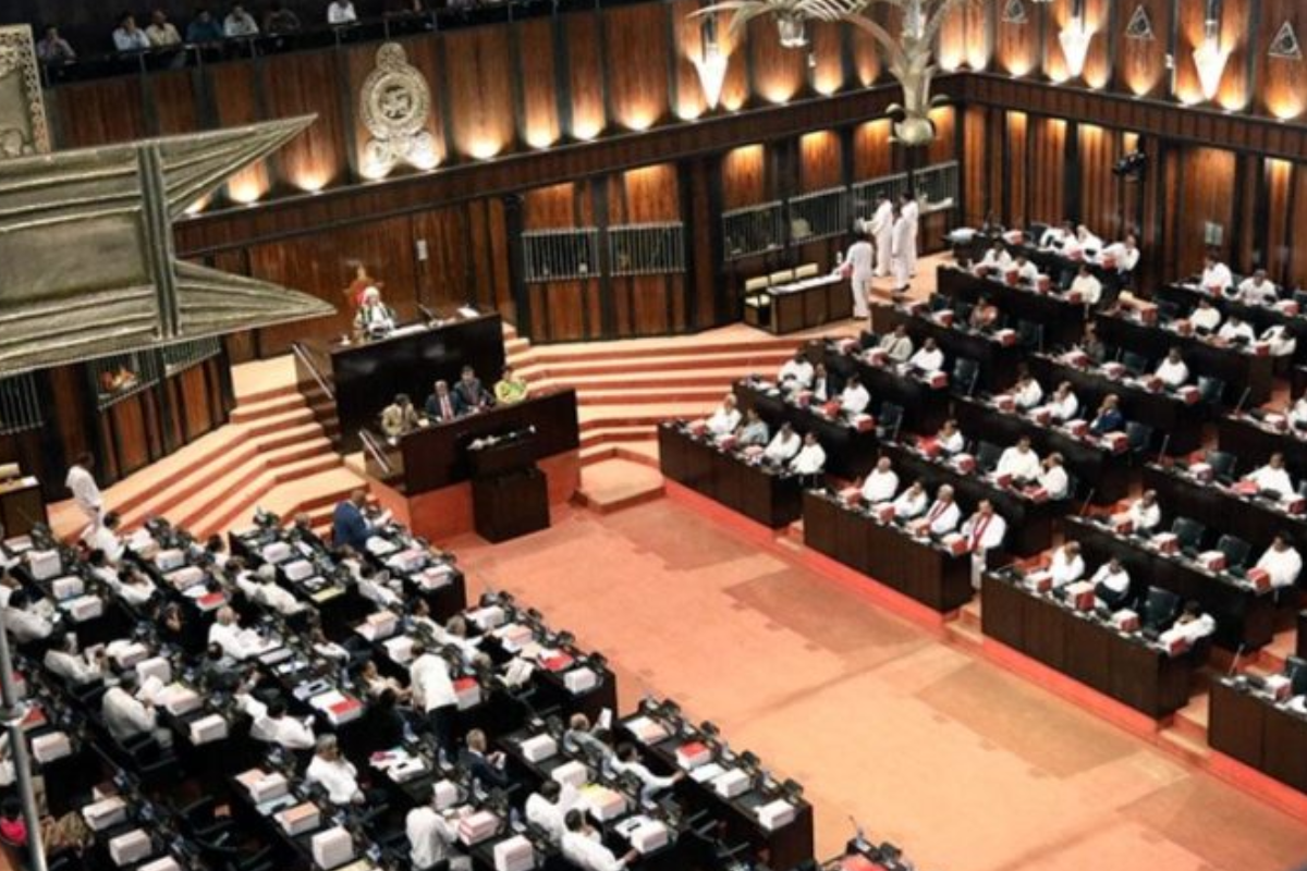 புதிய அரசியல் யாப்பு என்ற மாயைக்குள் அமிழ்ந்து போகும் தமிழ் அரசியல்! | Tamil Politics Sinking Illusion New Constitution