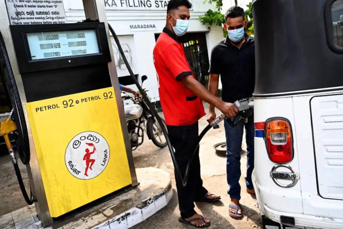 அதிகரிக்கப்போகும் எரிபொருள் விலை : எரிசக்தி அமைச்சர் வெளியிட்ட அறிவிப்பு | Govt To Absorb Part Of Fuel Price Burden அதிகரிக்கப்போகும் எரிபொருள் விலை : எரிசக்தி அமைச்சர் வெளியிட்ட அறிவிப்பு | Govt To Absorb Part Of Fuel Price Burden