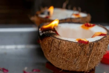 தேங்காய் எண்ணெயில் தீபம் ஏற்றுவதால் கிடைக்கும் பலன்கள் என்ன?