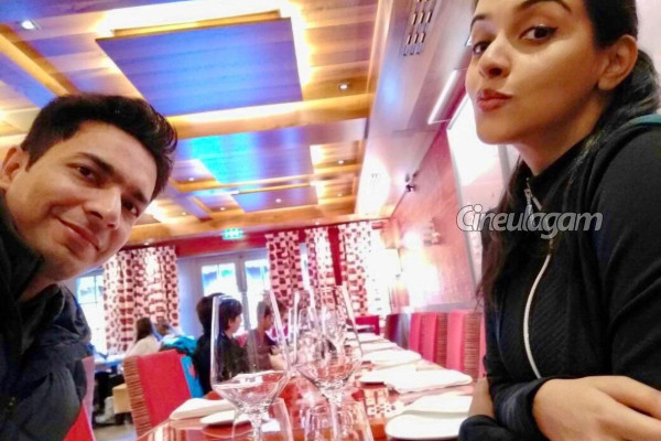 நீண்ட வருடங்களுக்கு பிறகு வெளிவந்த நடிகை அசினின் புகைப்படம்... திருமண நாள் கொண்டாட்ட போட்டோ வைரல் | Actress Asin Latest Photo With Her Husband