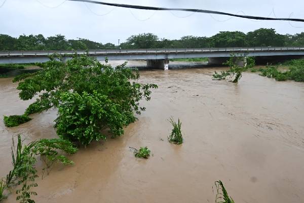 நூற்றாண்டின் மிக வலுவானப் புயல்... கரீபியன் தீவு நாடொன்றை மொத்தமாக புரட்டிப்போட்ட மெலிசா | Hurricane Melissa Storm Of The Century நூற்றாண்டின் மிக வலுவானப் புயல்... கரீபியன் தீவு நாடொன்றை மொத்தமாக புரட்டிப்போட்ட மெலிசா | Hurricane Melissa Storm Of The Century