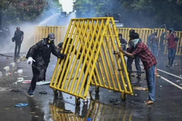 பயங்கரவாதிகளாக முத்திரை குத்தப்படும் அப்பாவி மக்கள்! விஜித ஹேரத்