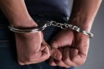 ජනපති නිළ ධජයට නිගරු කළ පුද්ගලයාට සිදු වූ දේ..