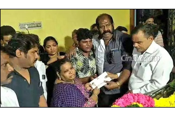 மறைந்த நடிகர் போண்டா மணி குடும்பத்திற்கு உதவிய நடிகர் விஜய்காந்த்- எவ்வளவு தெரியுமா? | Vijayakanth Helped Late Bonda Mani Family மறைந்த நடிகர் போண்டா மணி குடும்பத்திற்கு உதவிய நடிகர் விஜய்காந்த்- எவ்வளவு தெரியுமா? | Vijayakanth Helped Late Bonda Mani Family