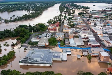 ஆஸ்திரேலியாவில் வெள்ளத்தில் மிதக்கும் நகரங்கள்