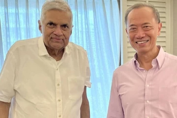 සිංගප්පූරුවේ හිටපු විදේශ අමාත්‍ය ජෝර්ජ් රනිල්ගේ සුව දුක් බලන්න යයි