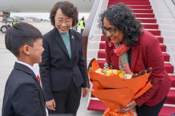 சீனாவைச் சென்றடைந்த பிரதமர் ஹரிணி! | Prime Minister Harini Arrives In China