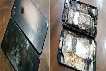 வெடித்து சிதறிய ஐபோன்.. இரண்டு துண்டானது