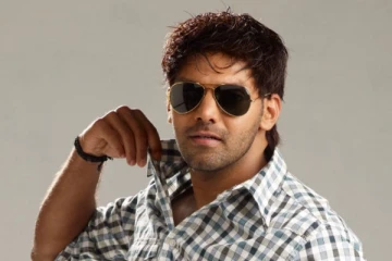 பண மோசடி புகார் நடிகர் ஆர்யா குற்றப்பரிவு போலீசார் முன்பு ஆஜர்!