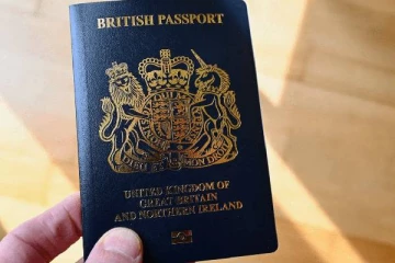 லண்டனில் பிறந்தும் கடவுச்சீட்டு வழங்க மறுப்பு: நாடற்றவராக்கப்பட்ட பிரித்தானிய பெண்