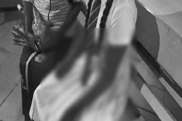 மாணவி மீது கைவைத்த அதிபருக்கு நேர்ந்தகதி! | Principal Who Laid Hands On The Student