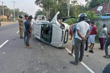 மட்டக்களப்பு பிரதான வீதியில் விபத்து:ஒருவர் பலி(Photos)