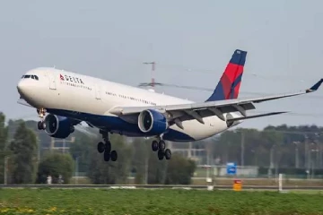 நடுவானில் திடீரென மீண்டும் நாடு திரும்பிய அமெரிக்க விமானம்!காரணம் வெளியானது