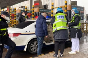 சாலையில் நடந்து சென்றவர்கள் மீது சரமாரி கத்திக்குத்து: 7 பேர் மரணம்!