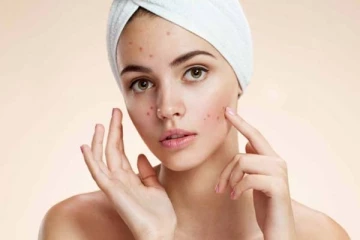 முகத்தில் கரும்புள்ளி, பருக்களால் அழகை இழக்கின்றீர்களா? இந்த ஒரே ஒரு பொருள் போதும்