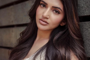 சென்சேஷன் நடிகை ஸ்ரீலீலா.. அழகிய ஸ்டில்கள்