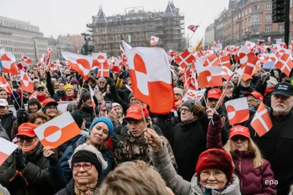 ட்ரம்பின் கிரீன்லாந்து கனவுக்கு எதிர்ப்பு... பிரித்தானியா உட்பட 8 ஐரோப்பிய நாடுகள் மீது வரி விதிப்பு | Eight European Countries Face Tariff