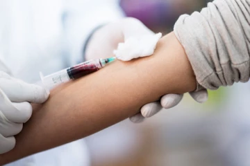 காதலை நிரூபிக்க சிறுமி செய்த காரியம்